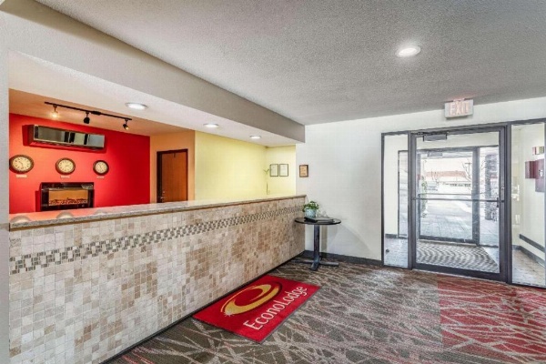 Econo Lodge Ithaca image 2